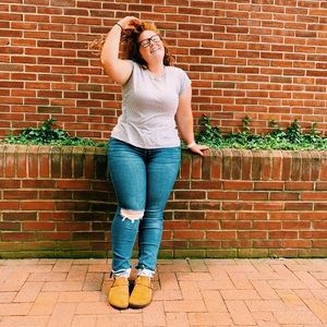 Meet your Posher, Abbi